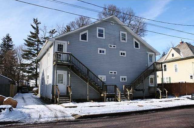 2nd image of 209 N Park St