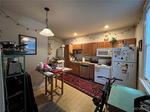 4th image of 403 N Henry St