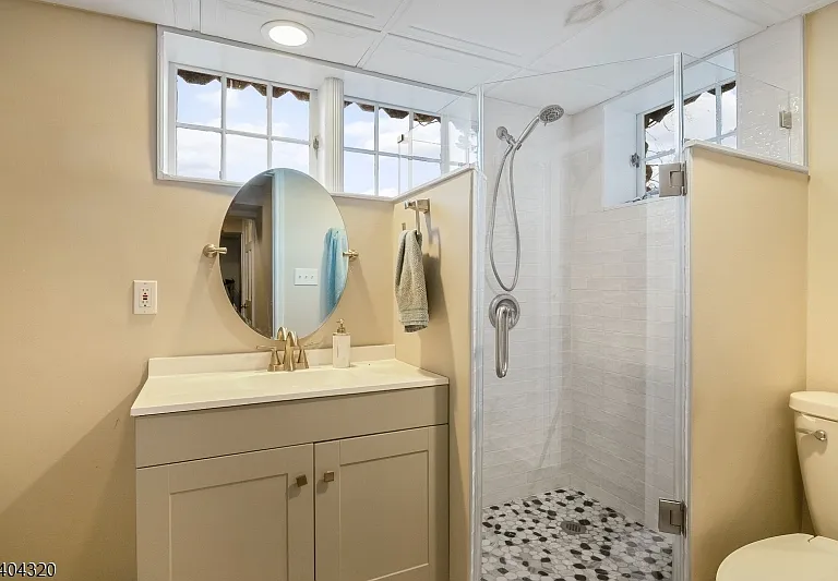 77 W Shore Trl — Photo 23