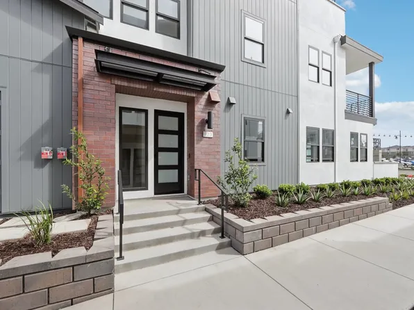 123 10th St, Marina, CA 93933