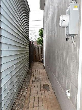 2nd image of 1319 Russell St