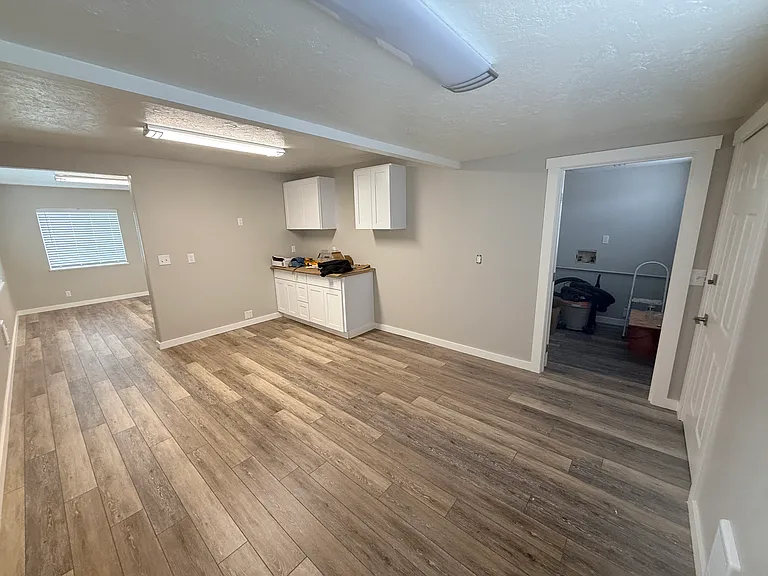 490 N Pine St — Photo 13
