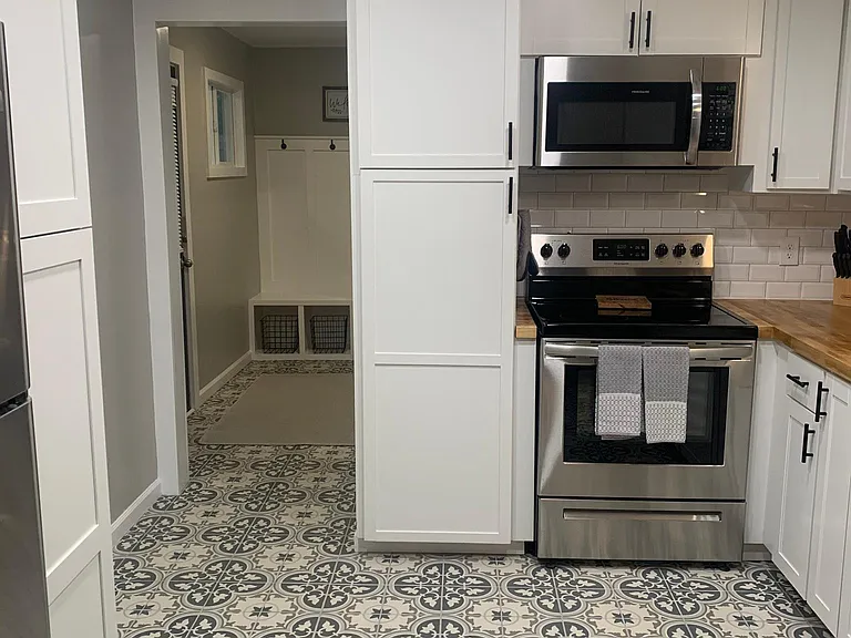 15 Regent Dr — Photo 2