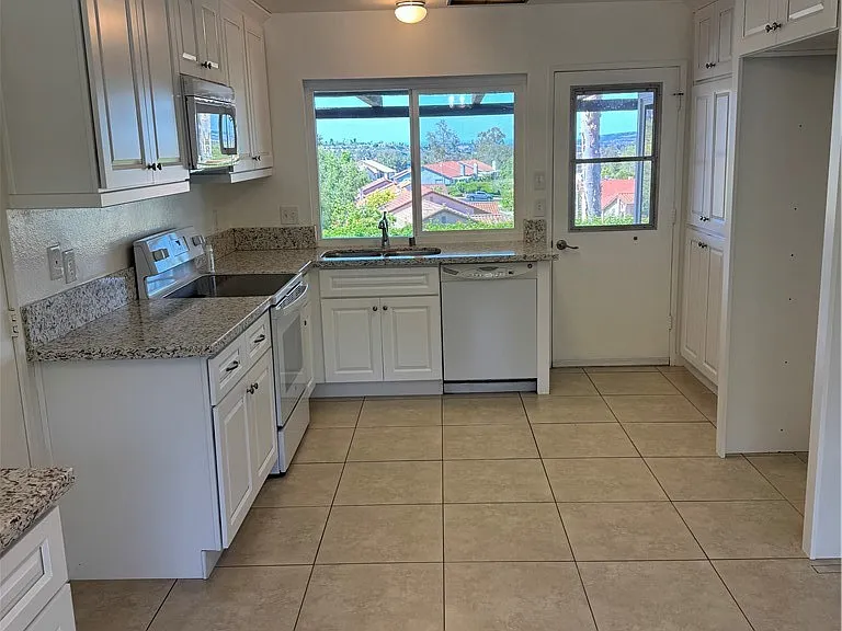 27832 Calle Marin — Photo 2