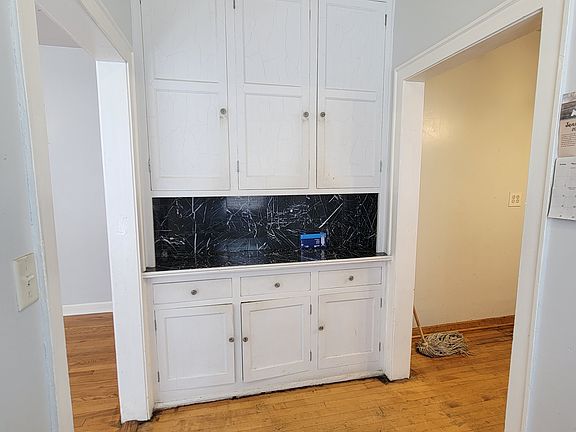 5th image of 4919 N Saint Louis Ave APT 2