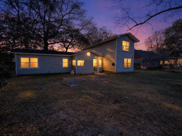 1544 Cedar St, Niceville, FL 32578