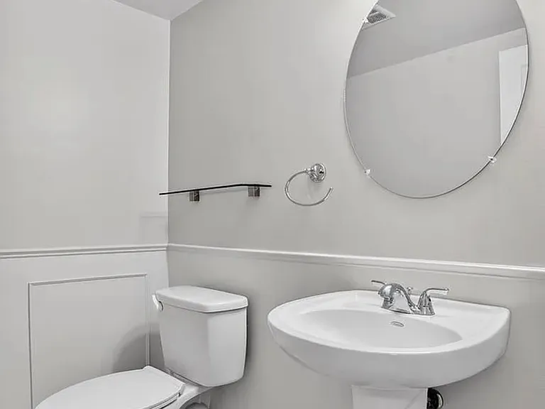 9507 Saluda Ct — Photo 11