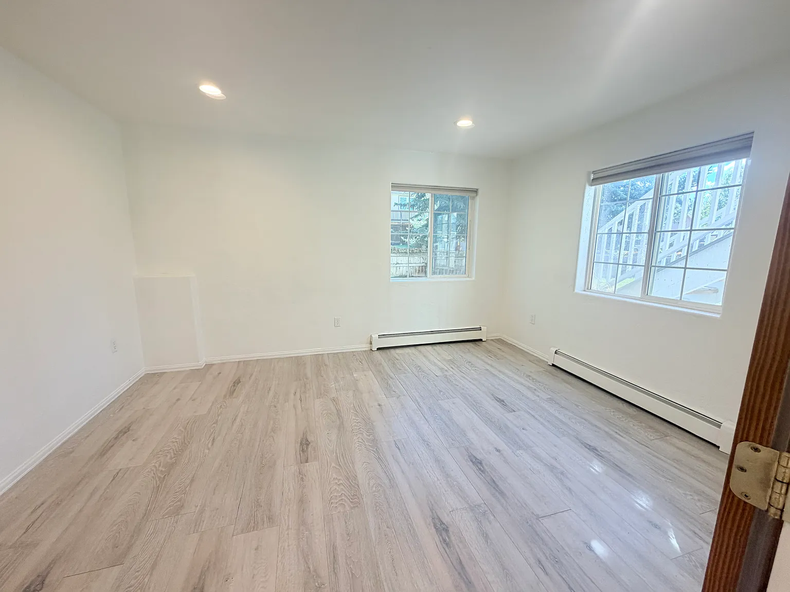 3 bed, 1250 sqft, $3,350 — Photo 2