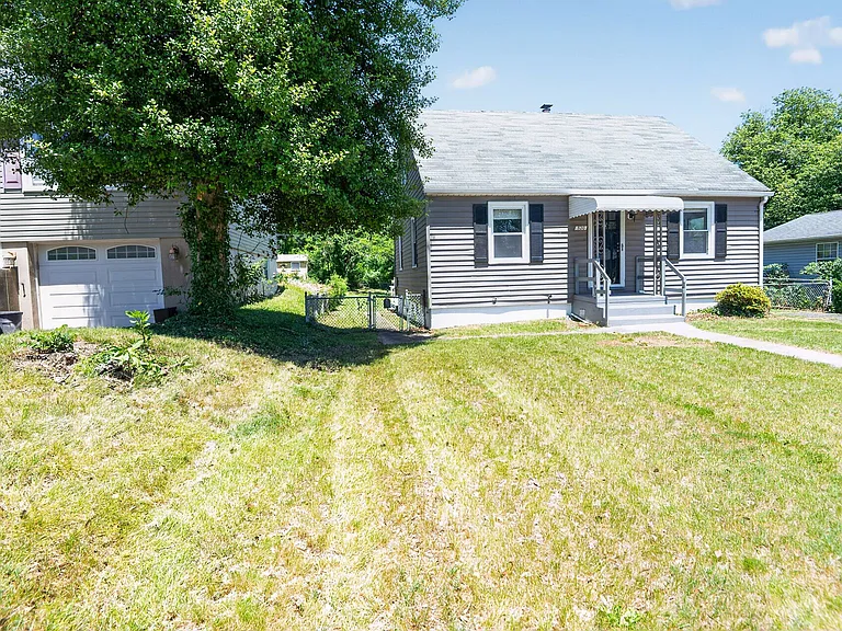 520 Hawthorne Rd #1 — Photo 2