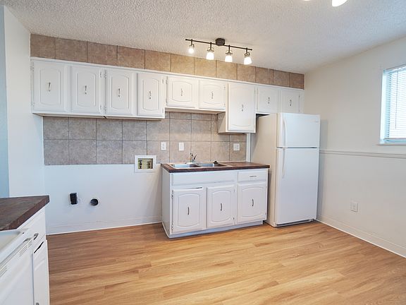 Washer and Dryer Hook ups.