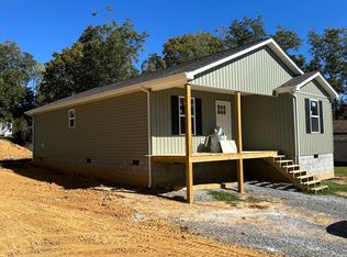 590 Lawrence St, Etowah, TN 37331