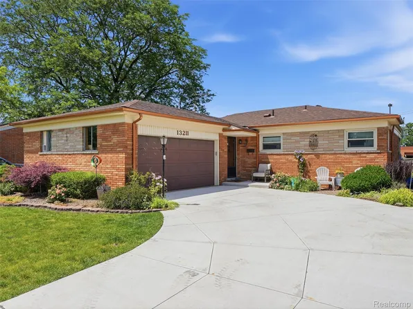 13211 Bloomfield Ave, Warren, MI 48089