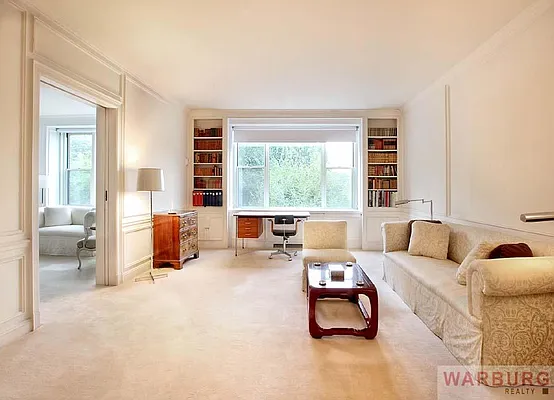 Sold by Warburg | media 48