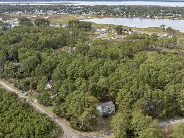5471 Oak Dr, Chincoteague, VA 23336