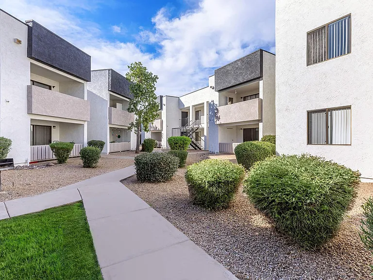 Sun Creek Apartments — Photo 13