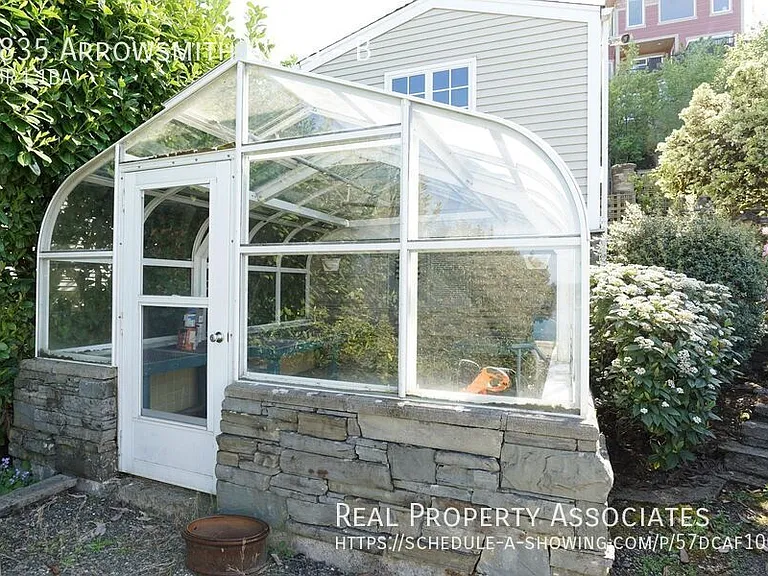 9835 Arrowsmith Ave S #B — Photo 8