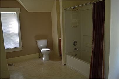 2nd image of 114 Newell St