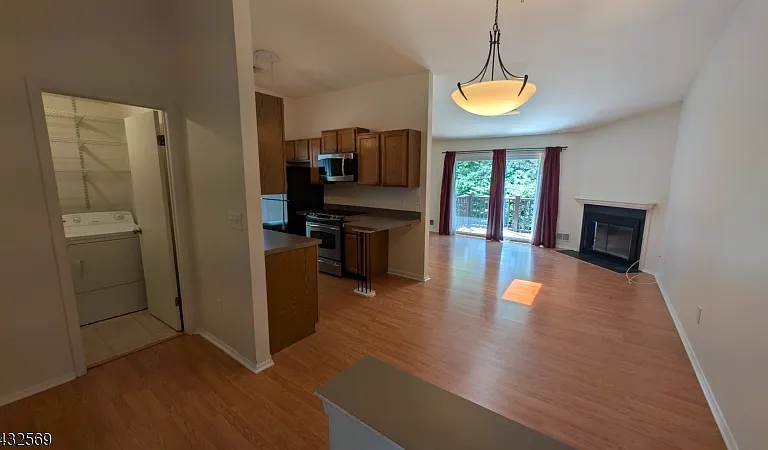 2010 Spruce Hills Dr — Photo 1