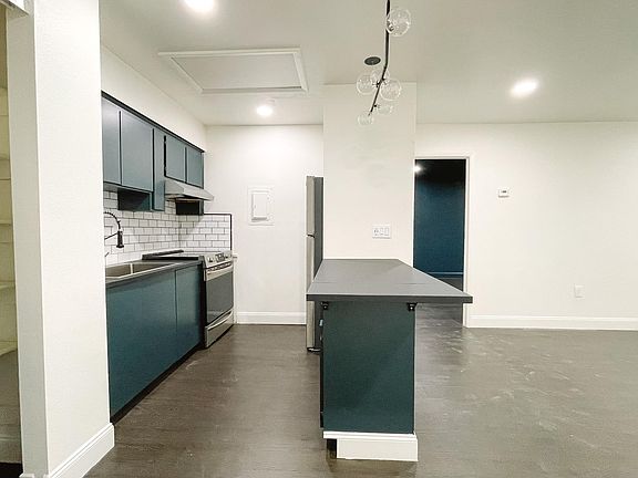 5th image of 704 Angelina Ln APT D