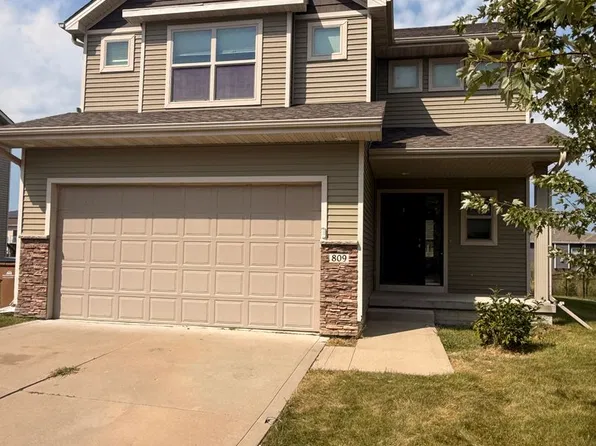 809 SE 15th St, Grimes, IA 50111