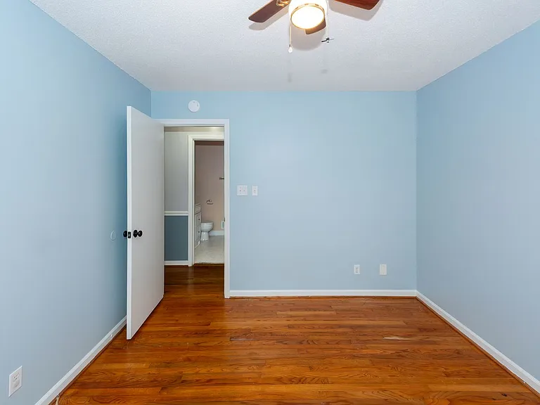 109 Runnymede Ln — Photo 29