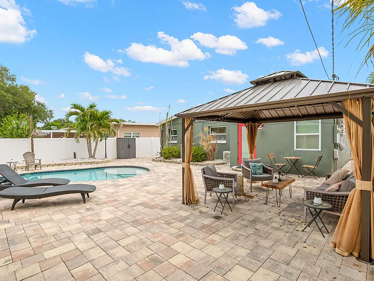 10437 Cirimoya Ln — Photo 32