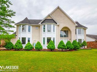 42644 Pond View Dr, Sterling Heights, MI 48314