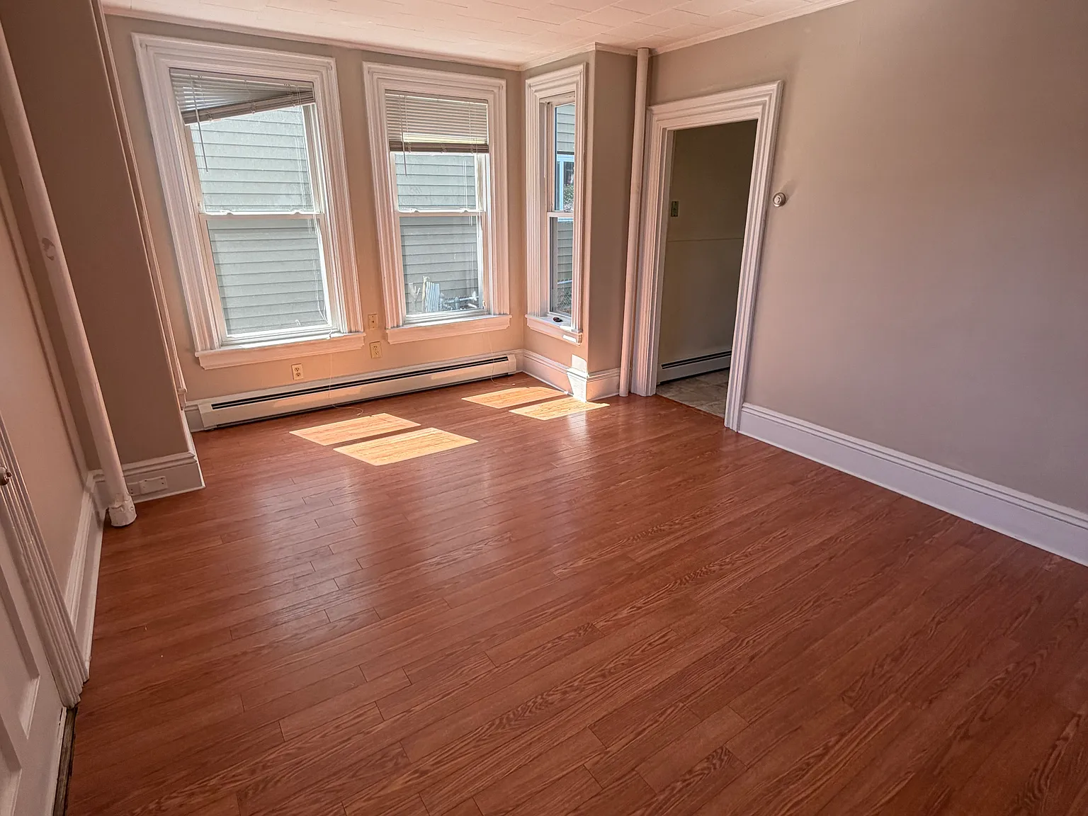 2 bed, 950 sqft, $2,400 — Photo 3