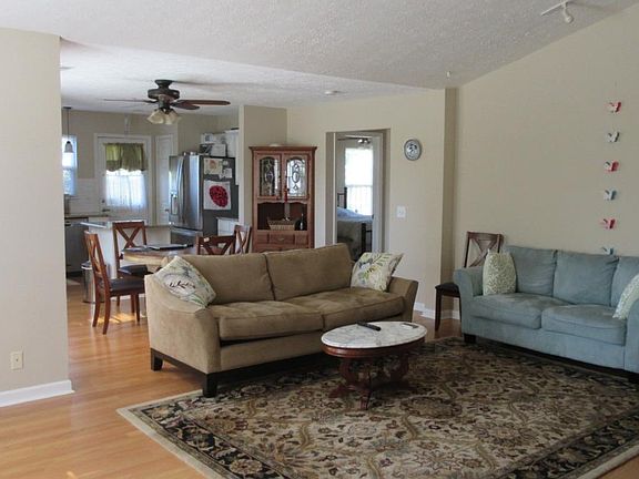 Spacious living room