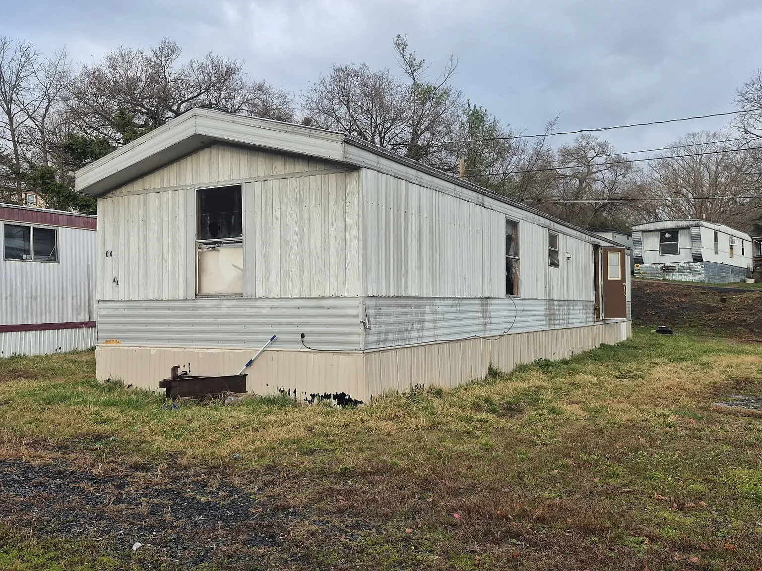 2 bed, 700 sqft, $550 — Photo 2