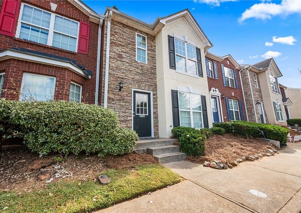 1st image of 2754 Valley Green Dr