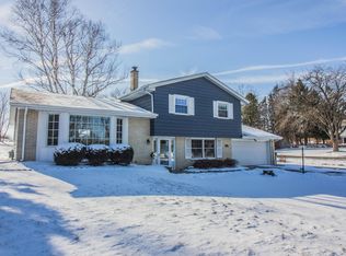 1969 Mayfair Rd, Grafton, WI 53024
