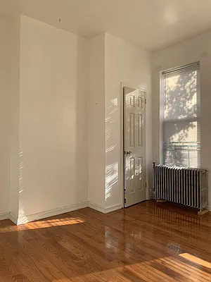 Rented by Rentiko Inc | media 23