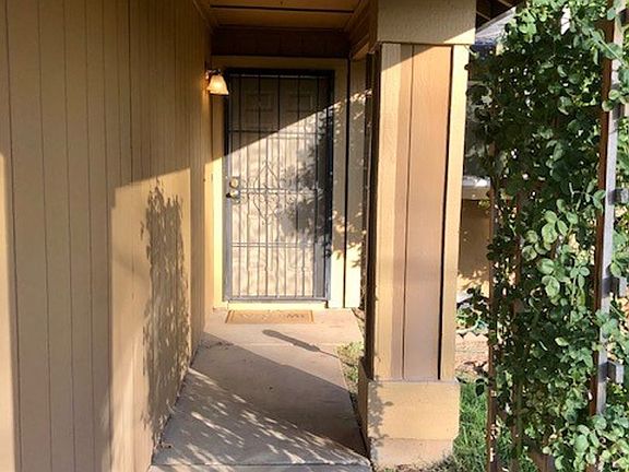3rd image of 7520 Carriage Dr