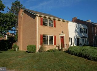 5948 Queenston St, Springfield, VA 22152