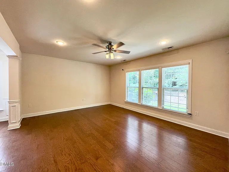 403 Daylin Dr — Photo 17