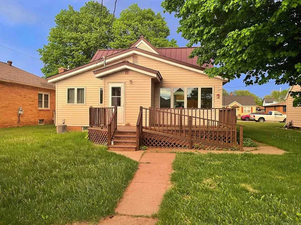 1017 Pine St, Negaunee, MI 49866