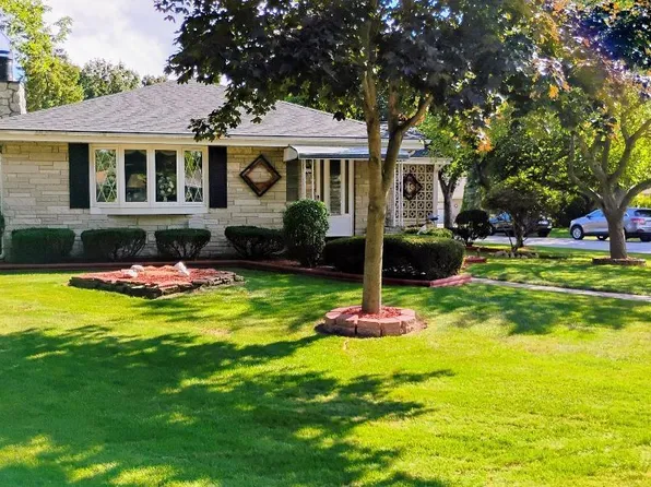 2921 West Vogel AVENUE, Greenfield, WI 53221