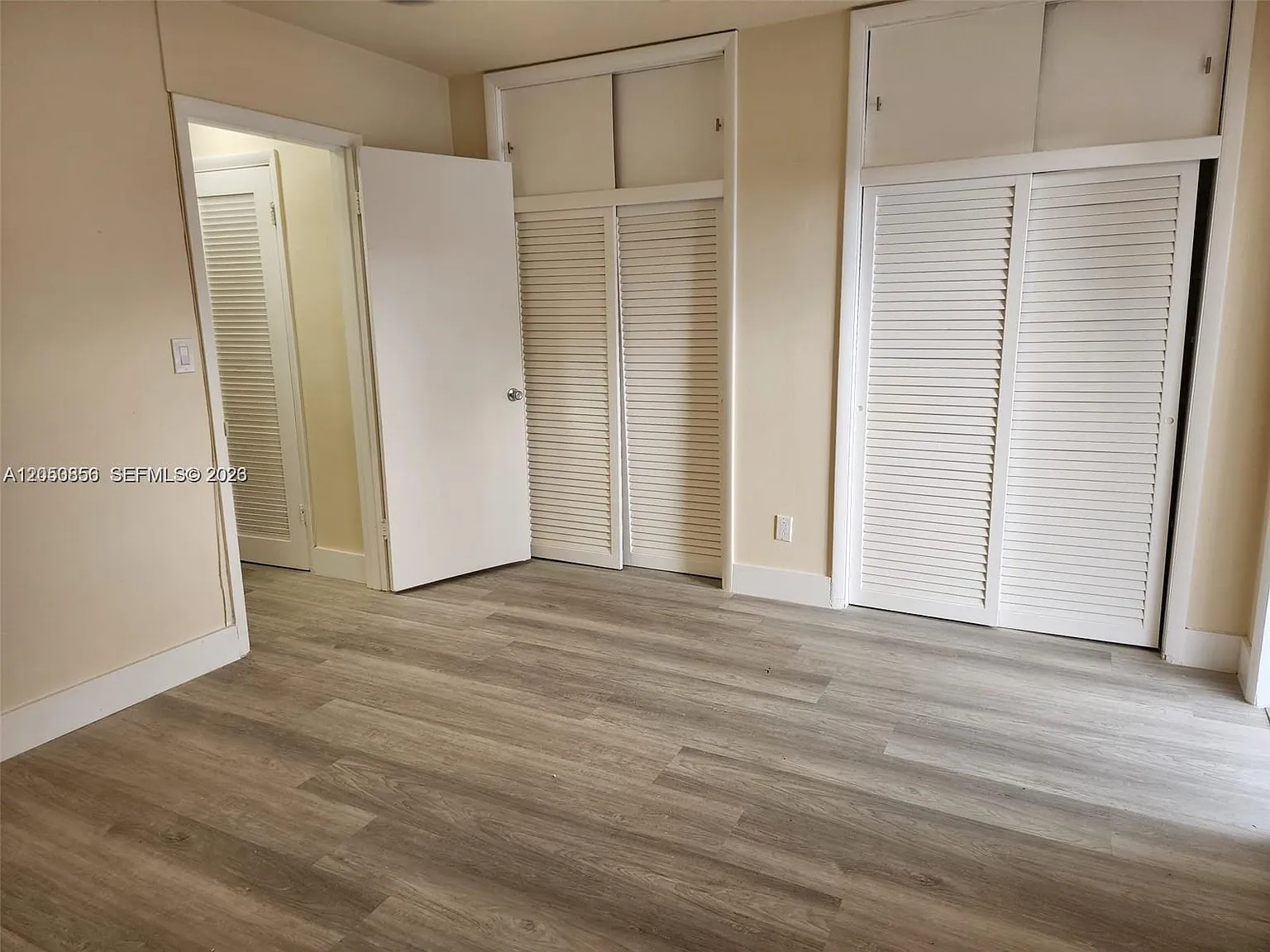 Town Colony Condo — Photo 3