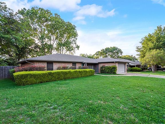 2nd image of 3202 Monties Ln