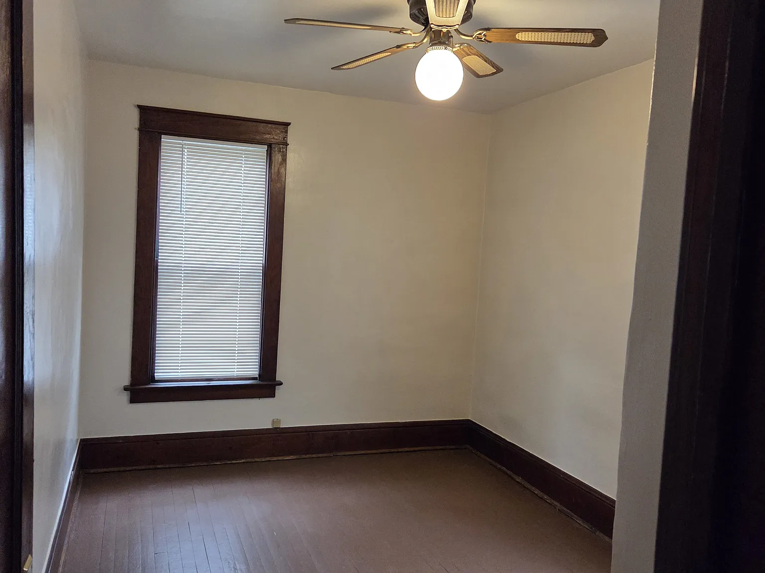 2 bed, 950 sqft, $900 — Photo 3