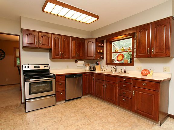 3rd image of 11043 N Arthurs Dr