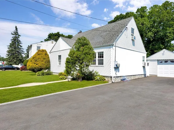 63 E Walnut Avenue, Farmingdale, NY 11735