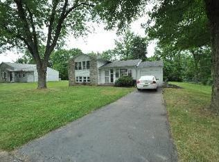 2065 Geoffrey Dr, Willow Grove, PA 19090