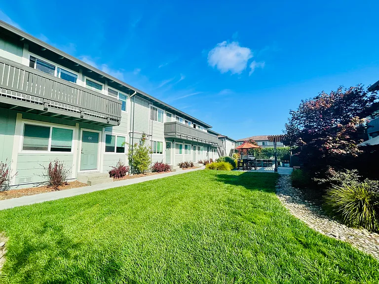 Traverse Apartments — Photo 11