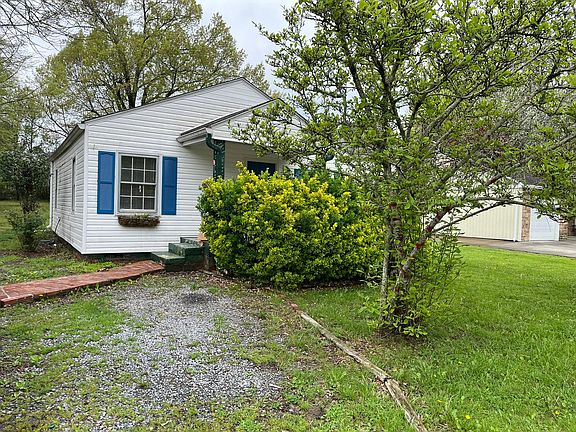 5th image of 139 Selman Rd NW