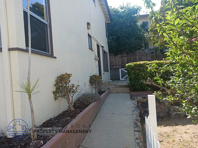 2609 Voorhees Ave — Photo 18