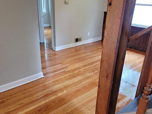 4th image of 563 Glorose Dr