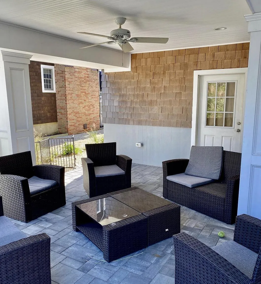 5 bed, 2.5 bath, 2468 sqft, $8,500 — Photo 3