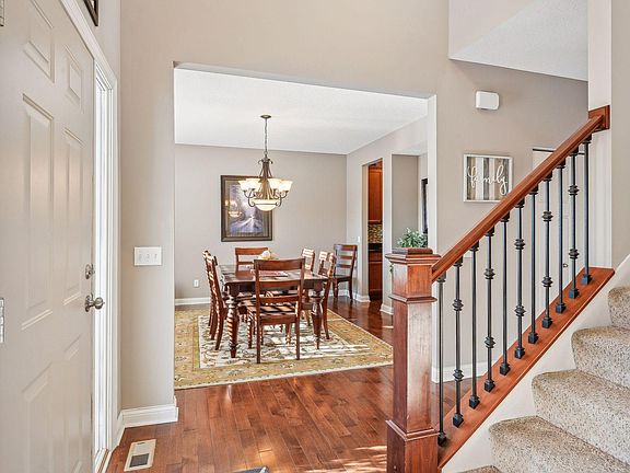 5th image of 2410 Heron Ln